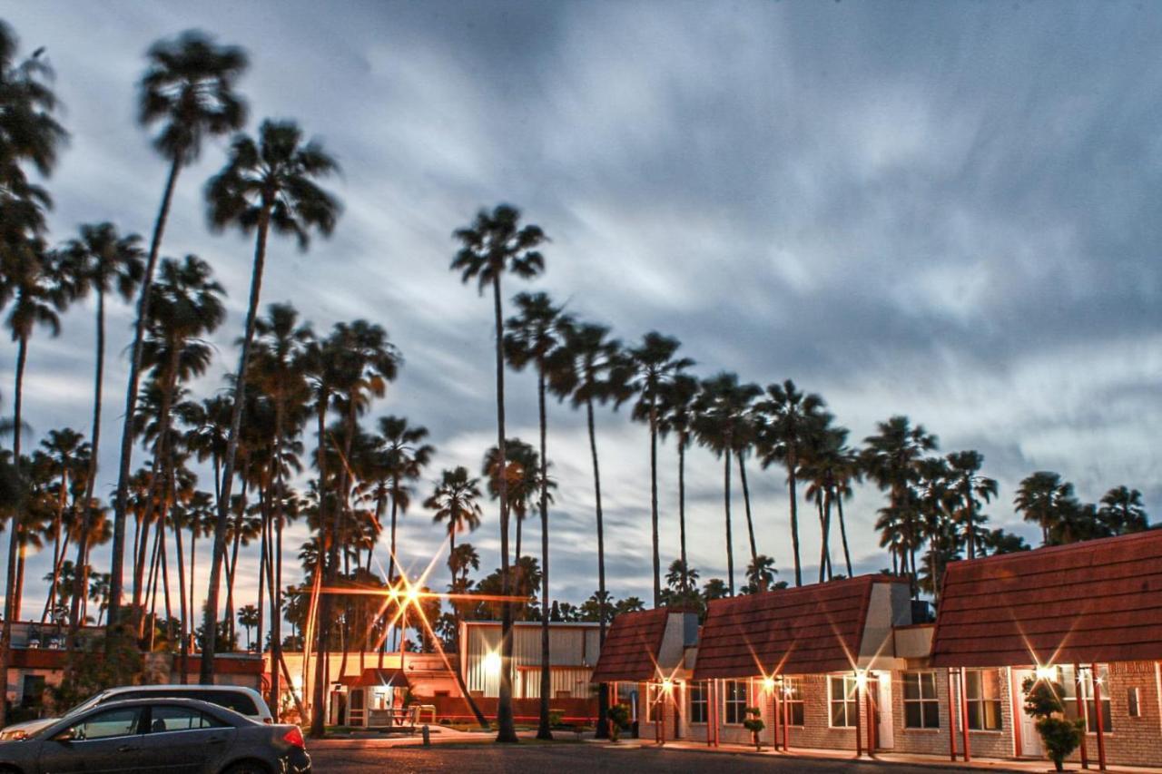 Victoria Palms Inn And Suites Donna Exterior photo